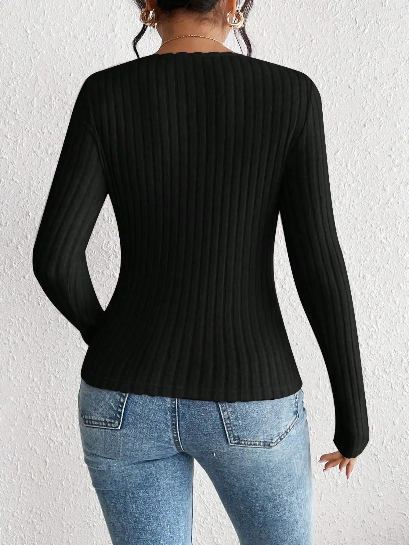 Liora Tee Shirt Manche Longue Femme en Maille | Col Diamant, Confortable 1