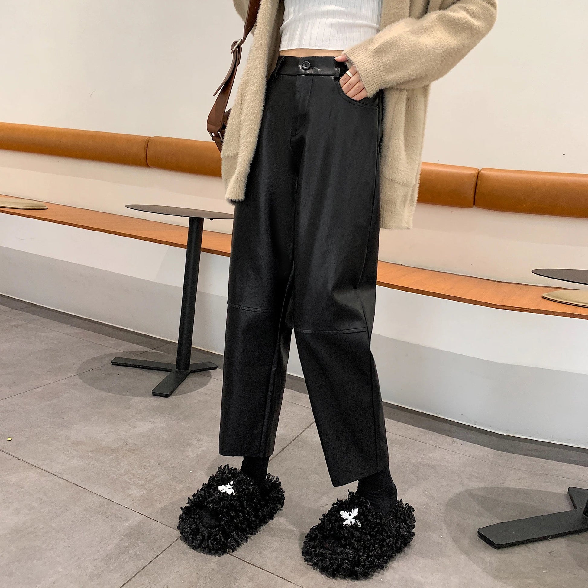 Pantalon en cuir taille haute coupe droite avec poches pour femme Vinta 2
