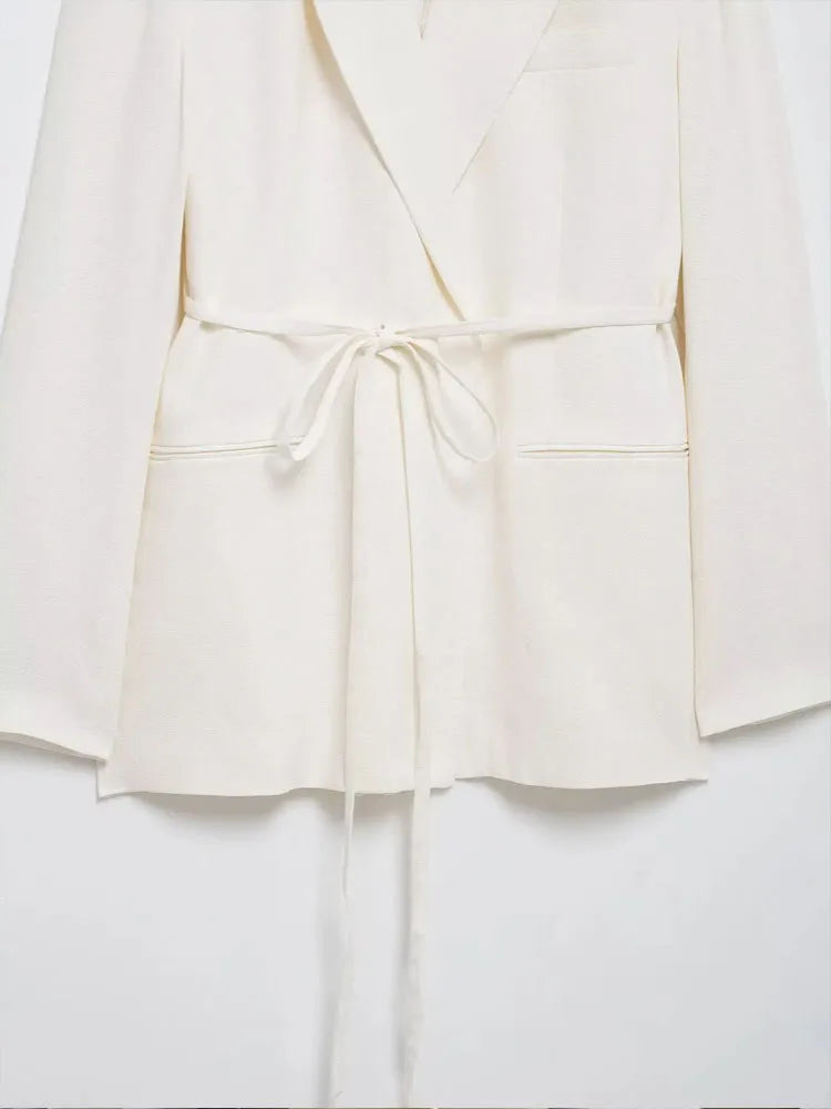 Tailleur à lacets Callista pour femme | Blazer à revers et pantalon taille haute 3