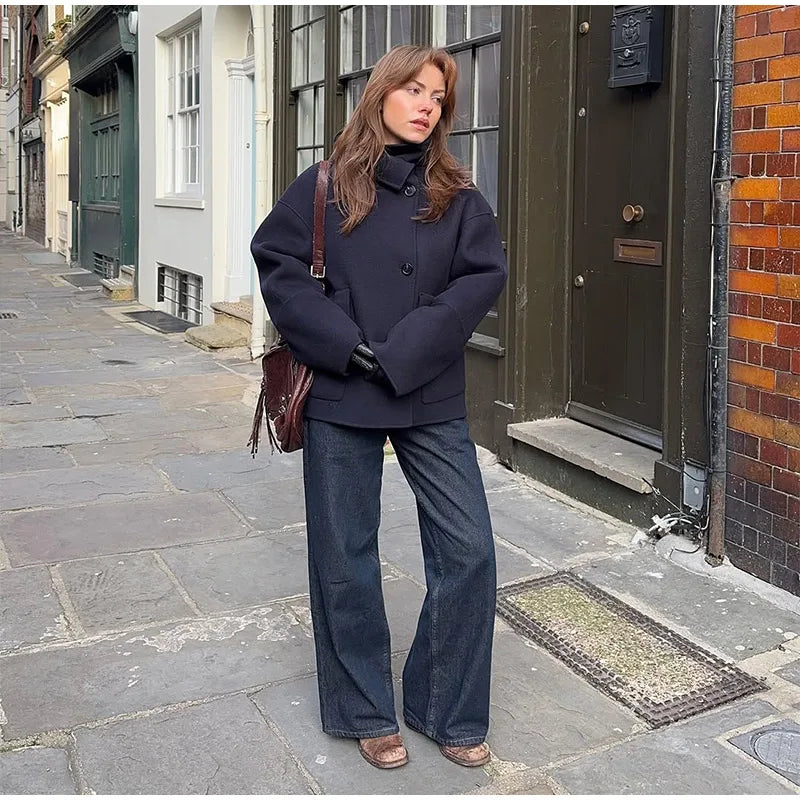 Manteau court en laine Erika pour femme, à simple boutonnage et revers | Manches longues, coupe ample 2