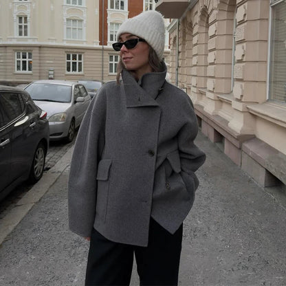 Manteau court en laine Erika pour femme, à simple boutonnage et revers | Manches longues, coupe ample 5